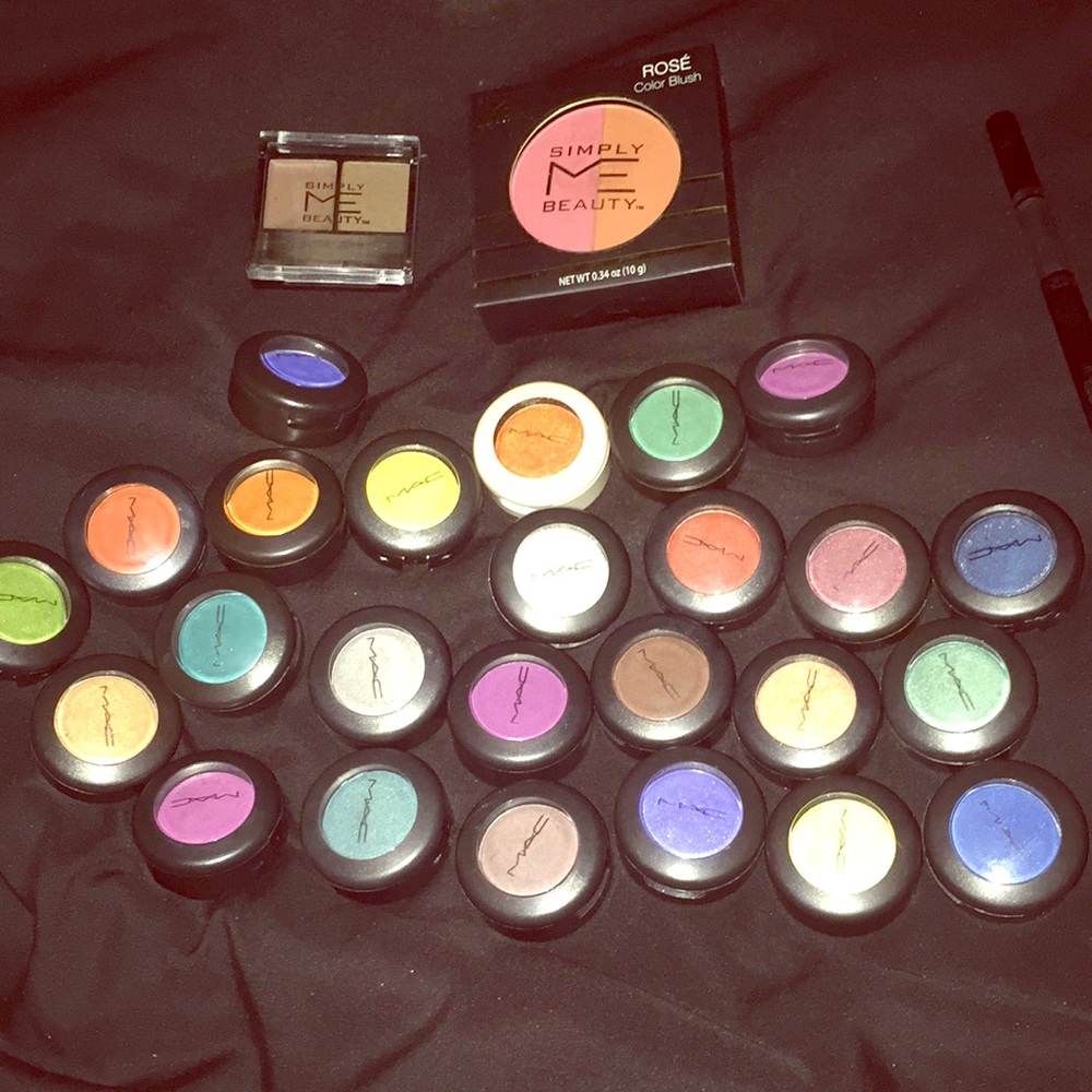Makeup bundle